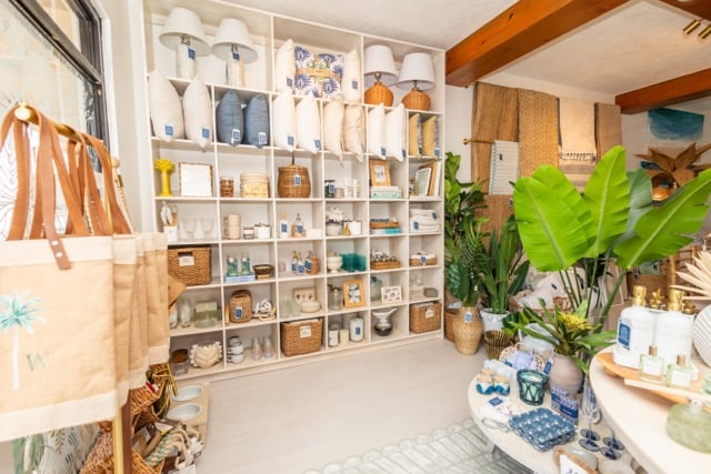 Decor Shelves